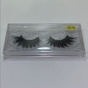 NEW!  Mink Eyelashes In Glitter Case